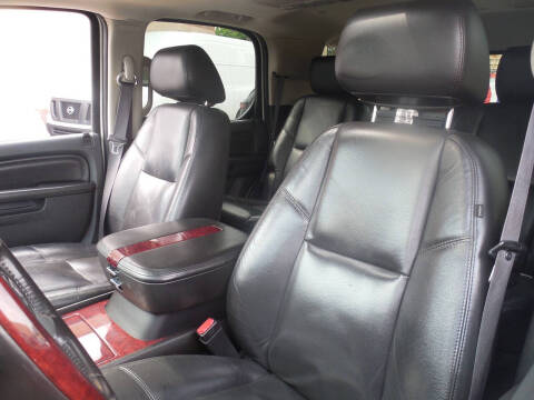 2011 Cadillac Escalade Luxury