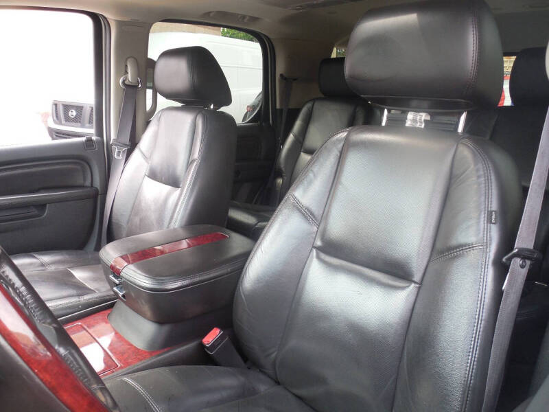 2011 Cadillac Escalade Luxury