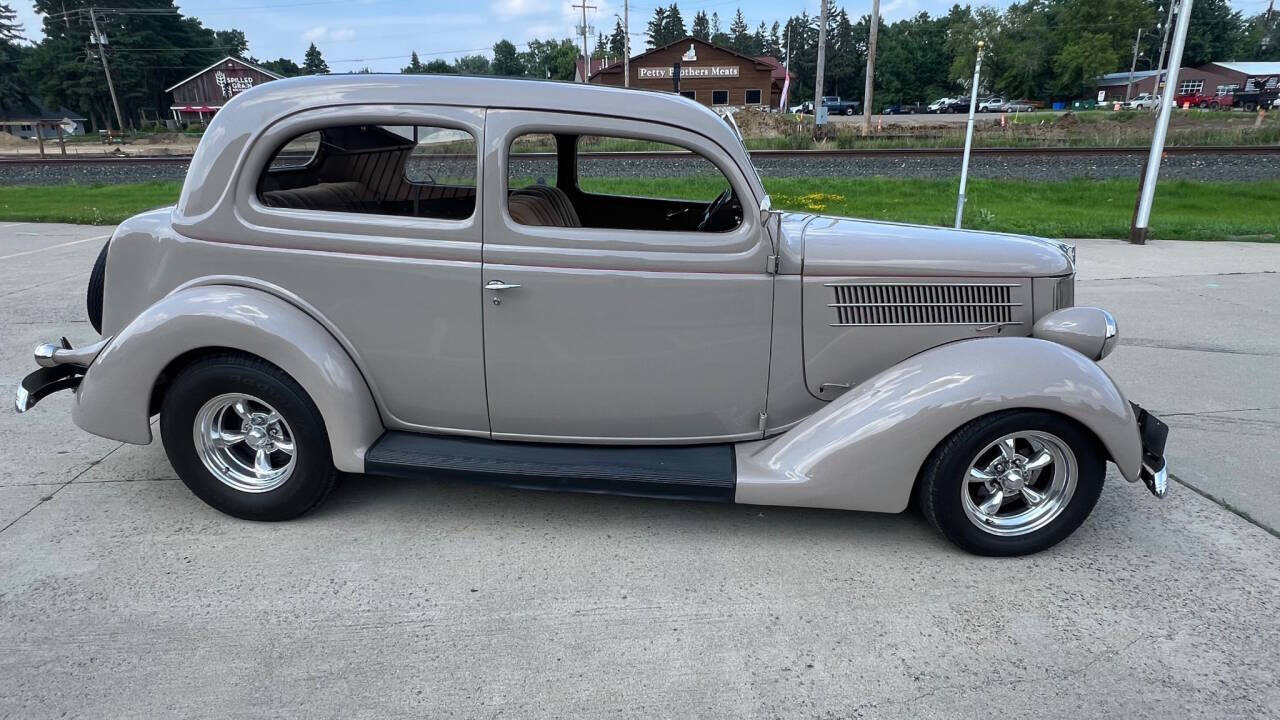 1936 Ford Custom 5