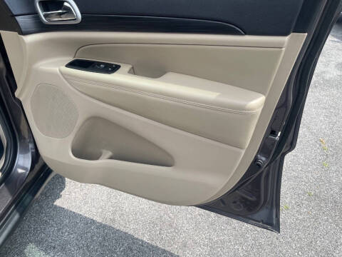 2019 Jeep Grand Cherokee Laredo