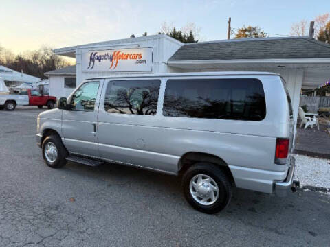 2013 Ford E-Series E-350 SD XLT