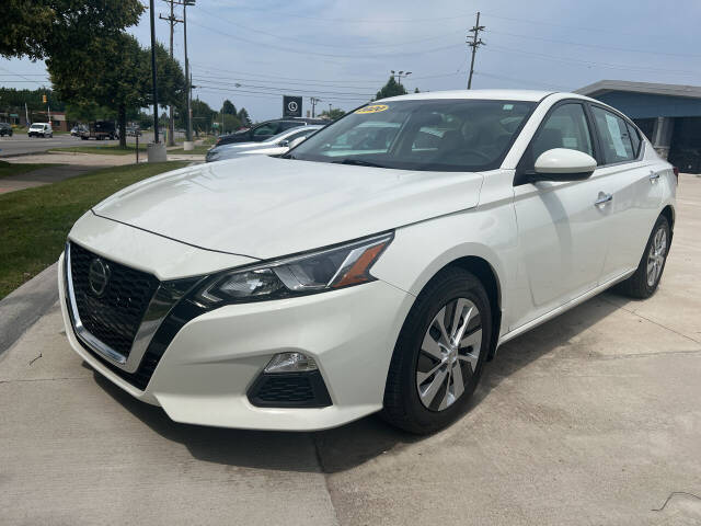 2020 Nissan Altima for sale at ORCHARD LAKE AUTO SALES INC in Farmington Hills, MI