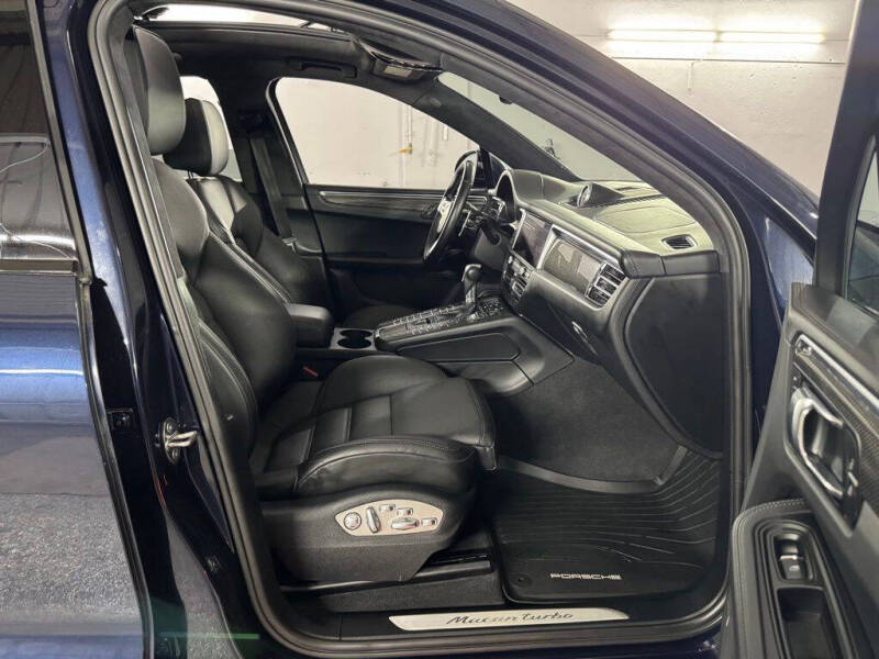 2021 Porsche Macan Turbo