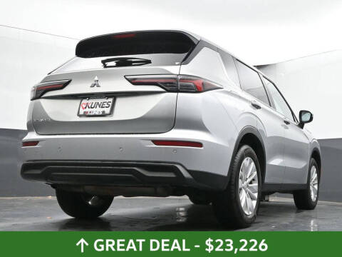 2025 Mitsubishi Outlander ES