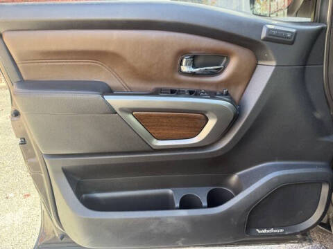 2017 Nissan Titan Platinum Reserve