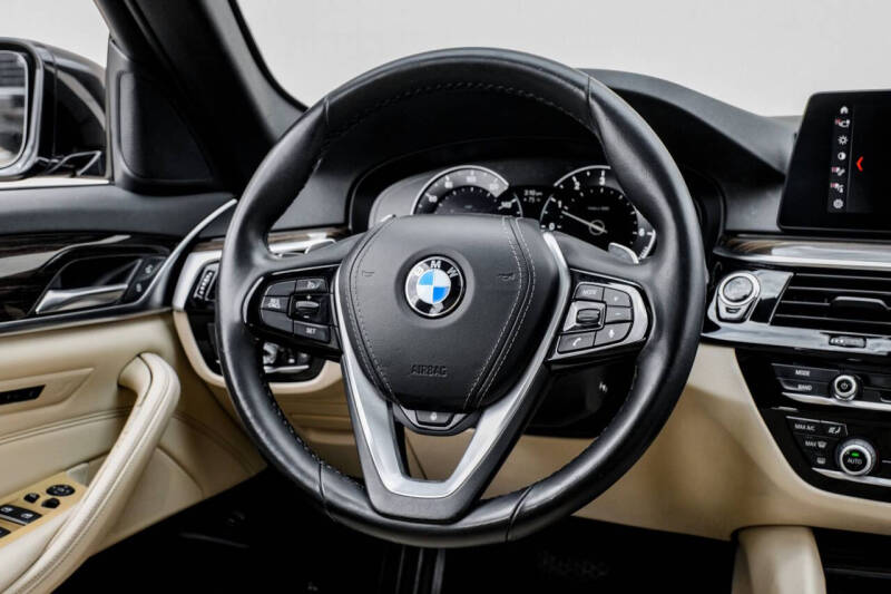 2019 BMW 5 Series 540i