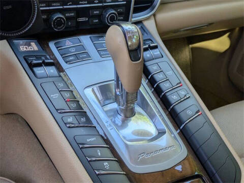 2015 Porsche Panamera 4