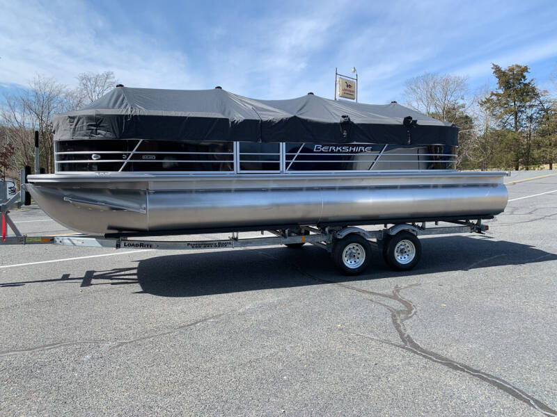 2022 Berkshire 24RFXLE 2.75 for sale at Performance Boats in Mineral VA