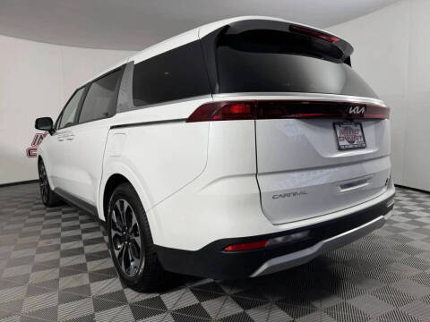 2024 Kia Carnival EX