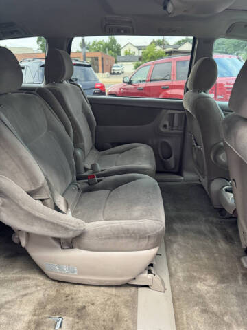 2005 Toyota Sienna LE 7 Passenger