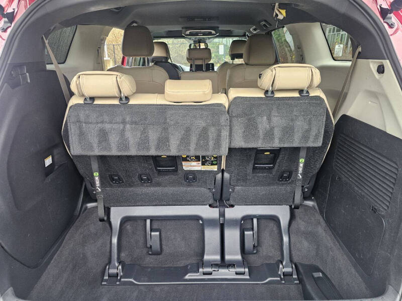 2021 Toyota Sienna XLE 8-Passenger