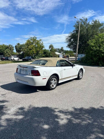 2002 Ford Mustang Deluxe