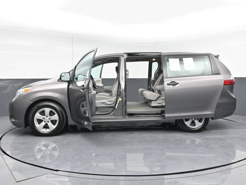 2016 Toyota Sienna L 7-Passenger
