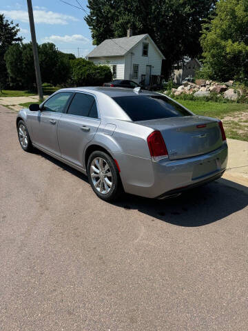 2015 Chrysler 300 Limited