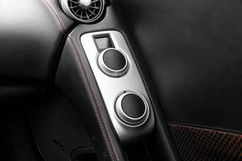 2013 McLaren MP4-12C