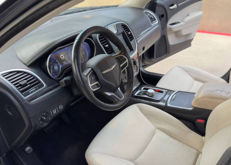 2018 Chrysler 300