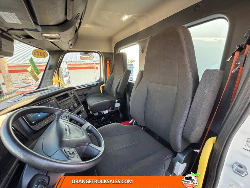 2025 Freightliner Cascadia