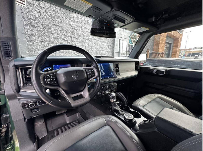 2024 Ford Bronco Outer Banks