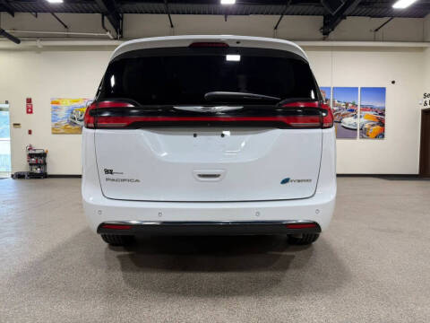 2023 Chrysler Pacifica Plug-In Hybrid Touring L