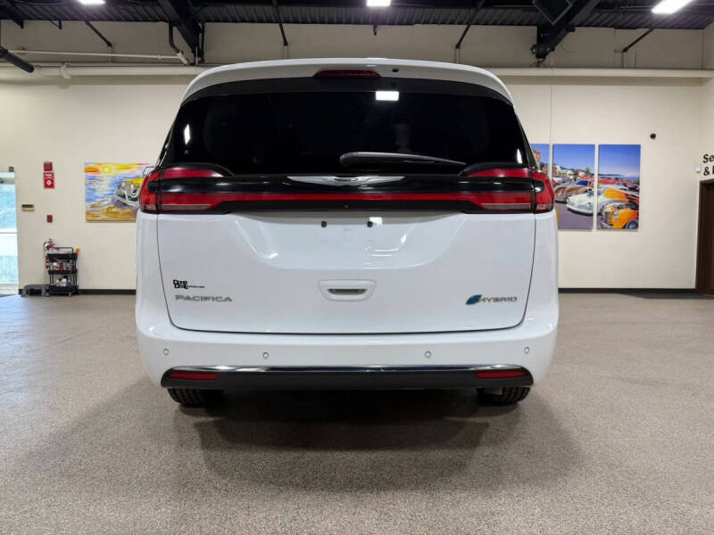 2023 Chrysler Pacifica Plug-In Hybrid Touring L