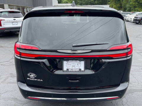 2026 Chrysler Pacifica Select