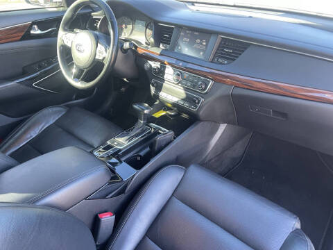 2017 Kia Cadenza Premium