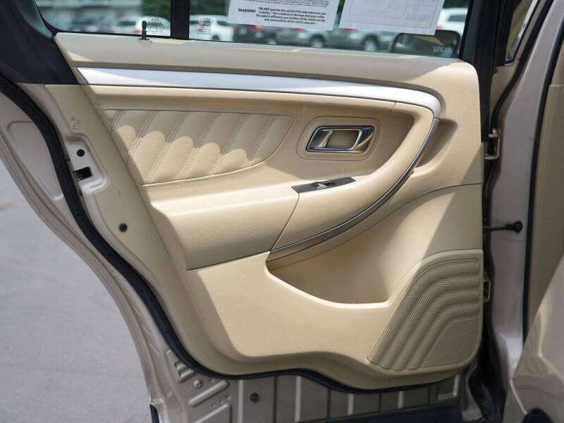 2018 Ford Taurus SE