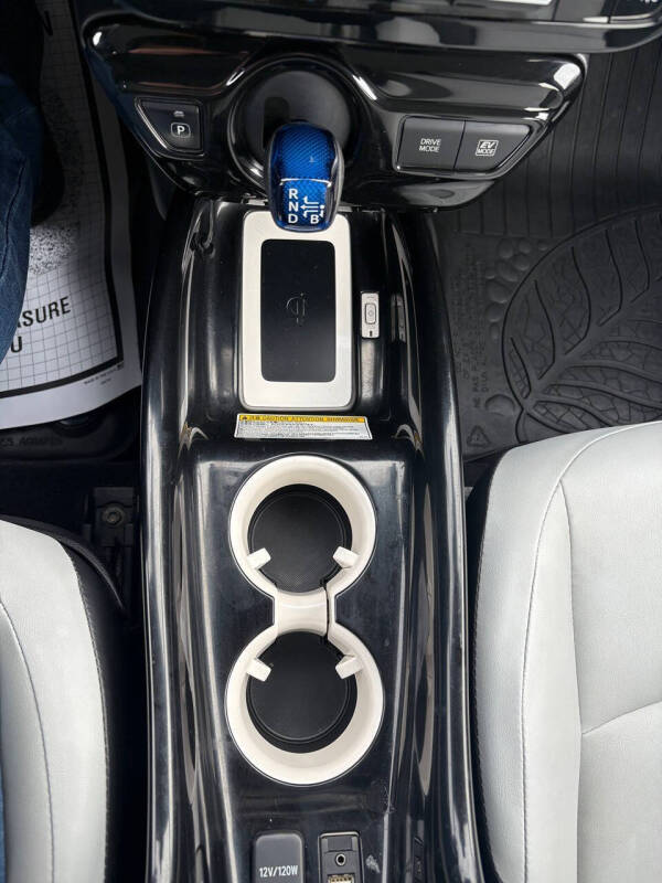 2017 Toyota Prius Three Touring