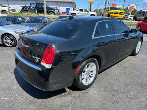 2018 Chrysler 300 Touring