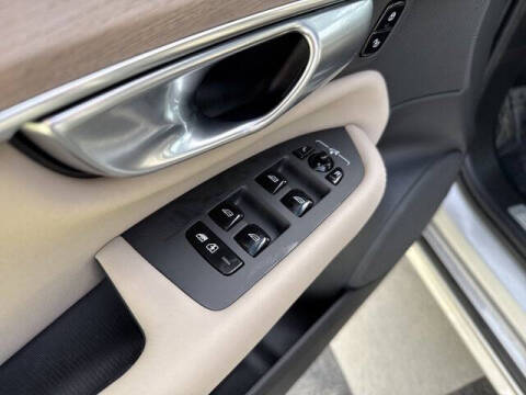 2025 Volvo XC90 B5 Plus Bright Theme 7P