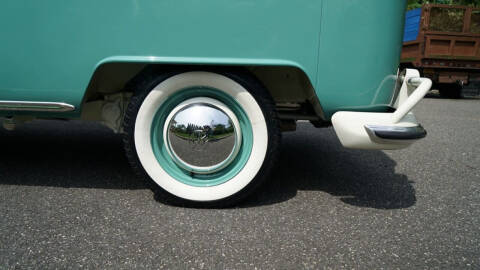 1964 Volkswagen 21 Window Deluxe SAMBA Bus