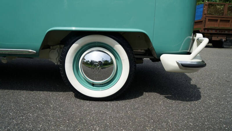 1964 Volkswagen 21 Window Deluxe SAMBA Bus