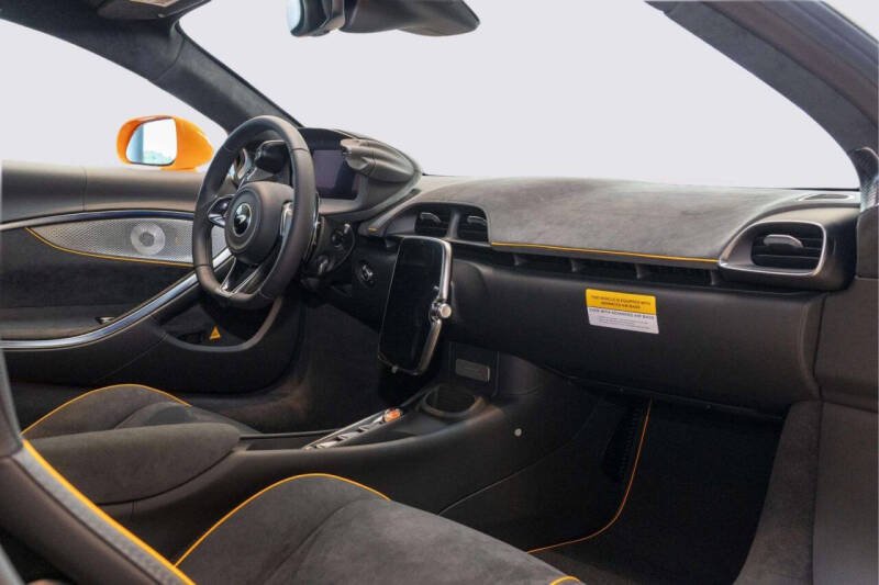 2026 McLaren Artura
