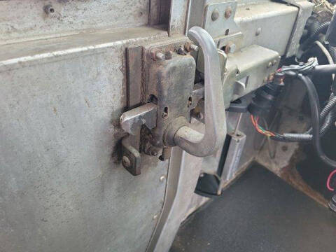 2004 Freightliner MT45 Chassis
