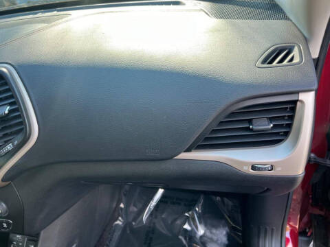 2017 Jeep Cherokee Sport Altitude