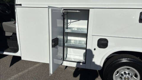 2025 Chevrolet Express 3500