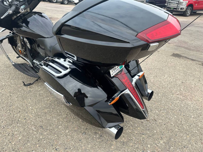 2010 VICTORY BAGGER CROSS COUNTRY TOURING