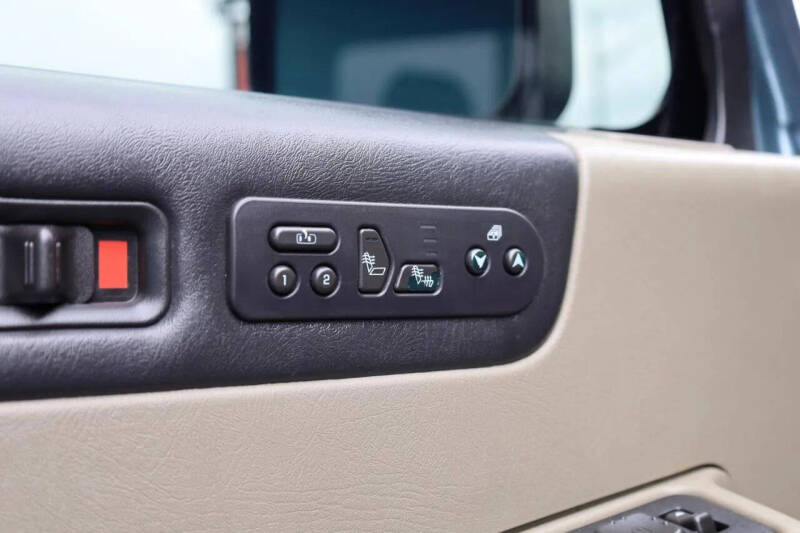2005 HUMMER H2