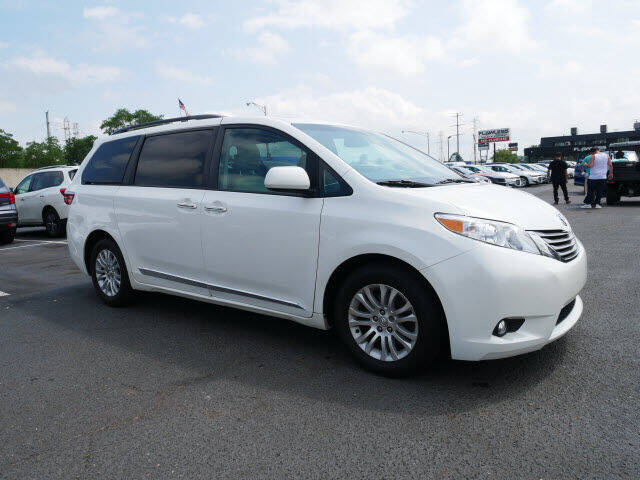 2017 Toyota Sienna Limited 7-Passenger