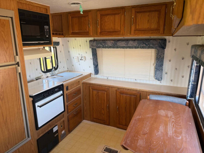 1997 LAYTON BY SKYLINE 2600