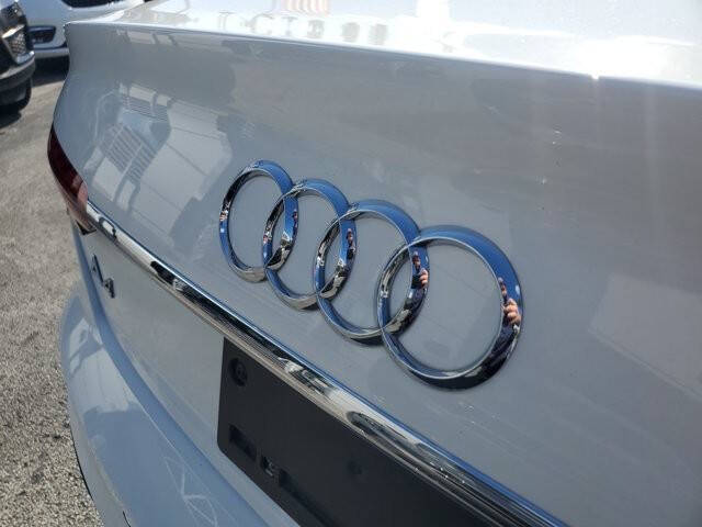 2022 Audi A4 quattro Premium 40 TFSI