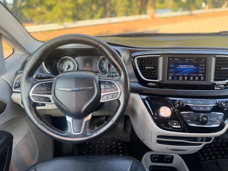2020 Chrysler Pacifica Touring L