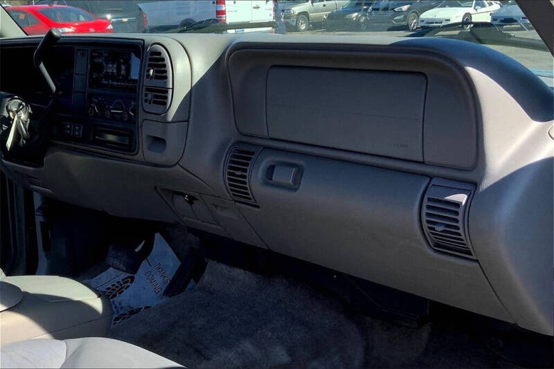 1999 GMC Suburban K2500 SLT