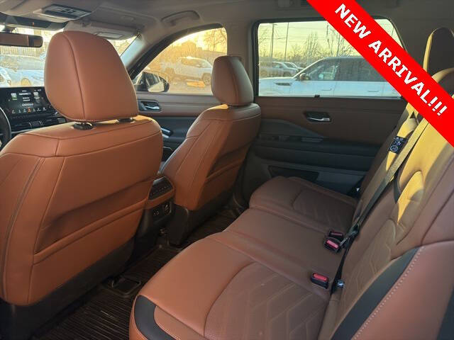 2025 Nissan Pathfinder Platinum