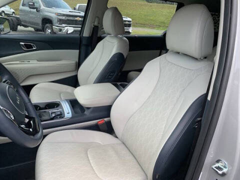2025 Kia Carnival EX