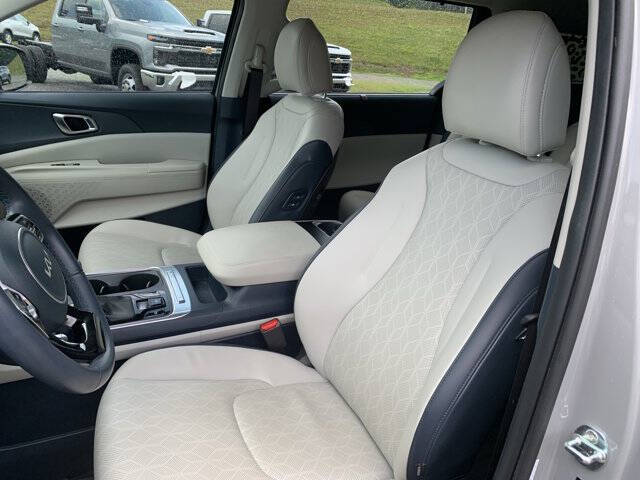 2025 Kia Carnival EX