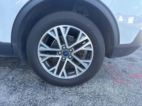 2020 Ford Escape SEL