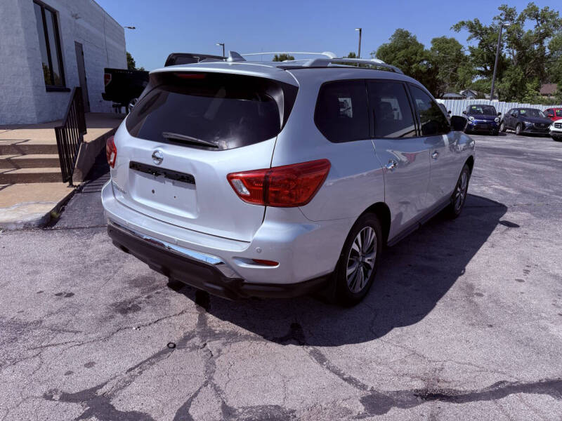 2019 Nissan Pathfinder S