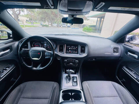 2019 Dodge Charger SXT