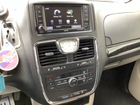 2014 Chrysler Town and Country Touring